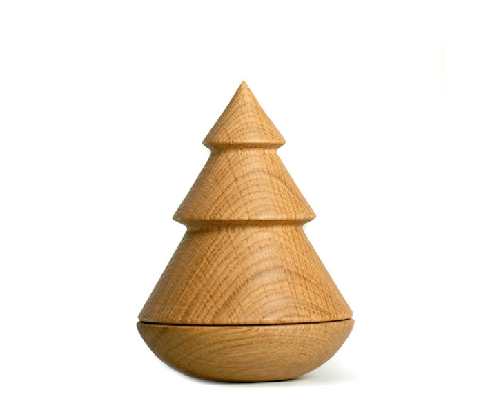 stimmungsvoller kerzenständer - aus eiche