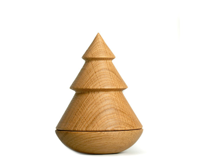 stimmungsvoller kerzenständer - aus eiche